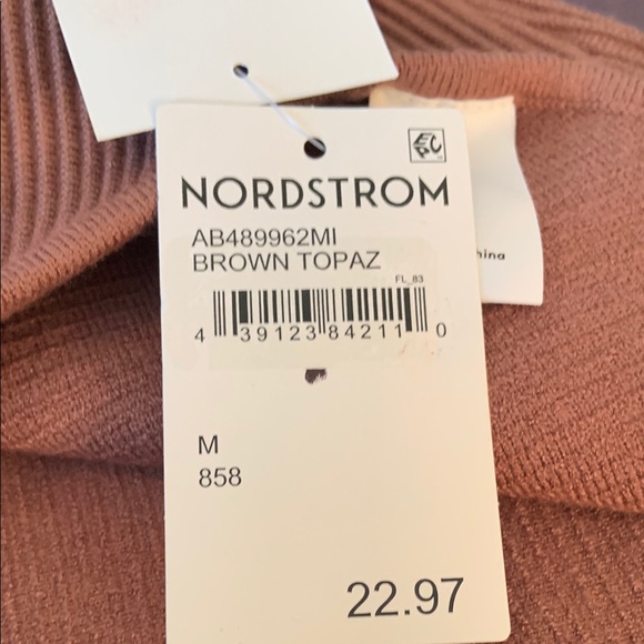 Abound Red Fitted Crop Tank Top - Picture 4 of 6